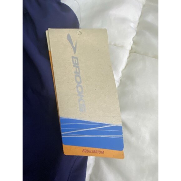 Brooks NWT Mens Size Medium Admiral Equilibrium Rev Pacer Shorts Wicking - Picture 9 of 9